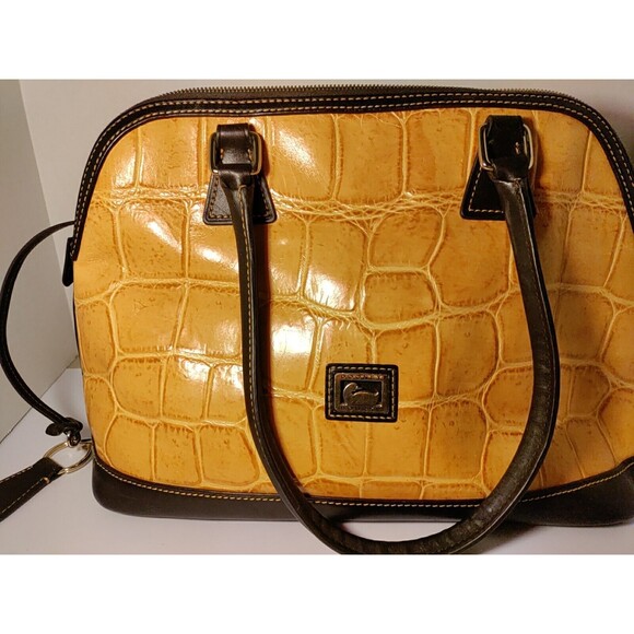 DOONEY BOURKE Handbags - Dooney & Bourke Croc Embossed Leather Tassel Bag TOTE W/Key Holder